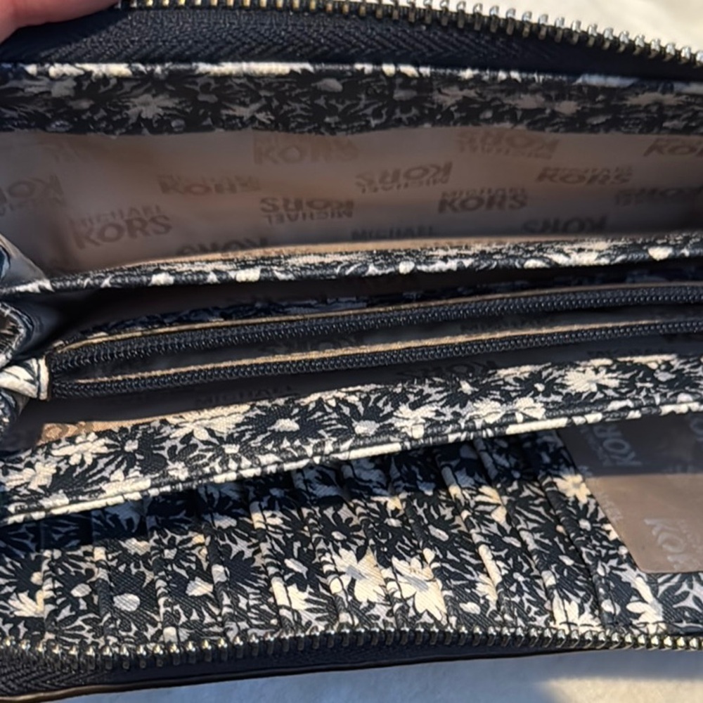 Michael Kors Navy Blue Wallet - Picture 3 of 4